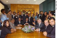 Para Renan, Brasil tem "salário mínimo de 4º mundo"