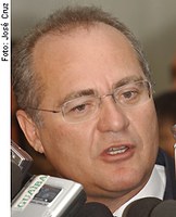 Renan considera inevitável convocação do Congresso no recesso