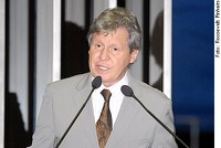 Arthur Virgílio elogia trabalho do Centro de Tecnologia do Pólo Industrial de Manaus