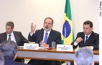 Para dobrar renda, Brasil precisará de 100 anos, diz presidente da CNI