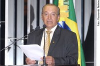Valadares homenageia o jurista Francisco Leite Neto