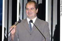 Tião Viana deseja "pleno êxito" ao novo ministro da Saúde
