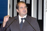 Tião Viana defende o debate sobre a descentralização da gestão do SUS