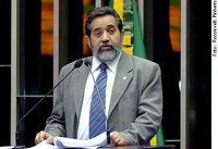 Gilvam Borges pede renúncia do ministro da Defesa