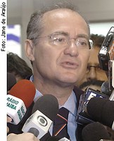 Renan apóia decisão do TSE sobre fidelidade partidária