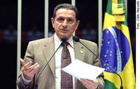 Exército unifica o Brasil, diz Mozarildo