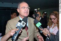 Escolha do novo presidente é decisão do Conselho de Ética, diz Renan
