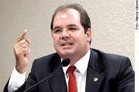 Tião Viana destaca talento político de ACM