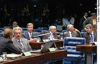 Exame de vetos marca primeira discussão sobre as PECs do voto aberto