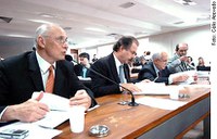 Projeto que agiliza julgamentos em foro privilegiado é aprovado na CCJ