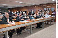 Raimundo Colombo é eleito presidente da CPI das ONGs