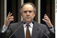 Cristovam critica substituição de Simon e Jarbas na CCJ