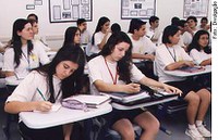 CE debate obrigatoriedade de ensino da educação sexual nas escolas