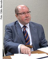 Demóstenes aguarda documentos da Controladoria para finalizar relatório