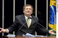 Mão Santa propõe que prefeitos apliquem verbas do Bolsa-Família