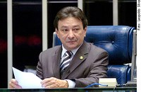 Papaléo aponta pouco esforço do governo para combater a dengue