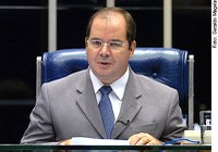 Tião Viana lê notas de Renan e Agaciel rebatendo informações da imprensa