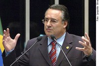 Raimundo Colombo registra a realização de festividades em Santa Catarina