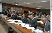 Projeto que suspende prescrição de ações quando há foro privilegiado é aprovado em turno suplementar