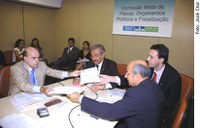 Dornelles propõe ampliar em 13,8 bilhões receitas do projeto do Orçamento para 2008