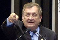 Mão Santa relata comemorações do seu 65º aniversário