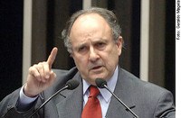 Para Cristovam, Brasil desperdiça cérebros por educação deficiente