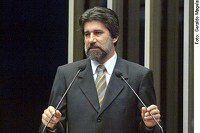 Valdir Raupp defende valorização do professor