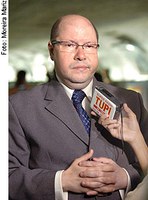 Demóstenes confirma alerta de espionagem feito por Abrão