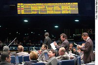 Em decisão unânime, senadores aprovam fidelidade partidária para Legislativo e Executivo