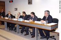 Relatores dizem que é curto o prazo de 2 de novembro para encerrar processos contra Renan