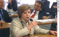 Lúcia Vânia propõe mudança no regimento para impedir substituição nas comissões de senadores que ocupem relatorias