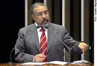 Paim apresenta voto de repúdio a James Watson