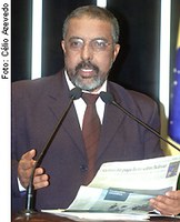 Paim diz que biólogo deve ser punido por crime contra a Humanidade