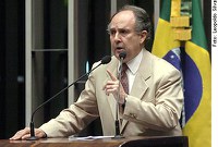 Cristovam pede ao PMDB nome que signifique mudança para o Senado