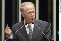 Camata lê cartas de apoio à ação da Polícia Civil em favelas do Rio de Janeiro