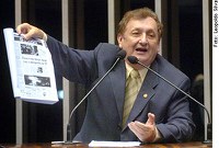 Mão Santa: Brasil vive uma mentira