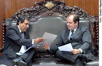 OAB entrega a Tião Viana proposta de reforma política