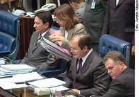 Seguem para a Câmara projetos que estadualizam provas de concursos e tratam da quitação antecipada de empréstimos