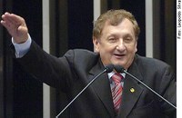 Mão Santa: governo do Piauí desconta de trabalhadores e não repassa aos bancos