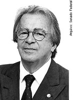 TV Senado exibe especial sobre Darcy Ribeiro