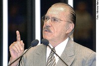 Sarney alerta para perigo de investimentos militares da Venezuela