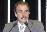 Mercadante comemora melhoria nos indicadores da economia brasileira