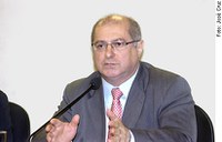 Imposto do cheque deve ser permanente, diz Paulo Bernardo