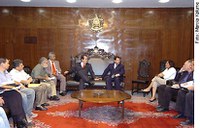 Tião Viana recebe servidores do Incra