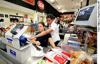 Comissão examina projeto que proíbe que trabalhador pague por cheque sem fundo de usuário