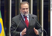 Terceiro mandato prejudica a democracia, diz Osmar Dias