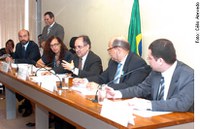 Cristovam quer votar ainda este ano projeto que cria obrigatoriedade da produção local na televisão