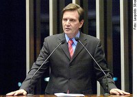 Crivella diz que já foi inocentado pelo STF da acusação de remessa ilegal ao exterior