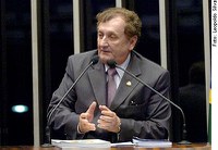 Mão Santa diz que Tebet era "um homem de vergonha, decência e virtude"