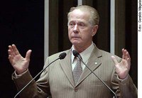 Camata elogia ex-imperadores do Brasil